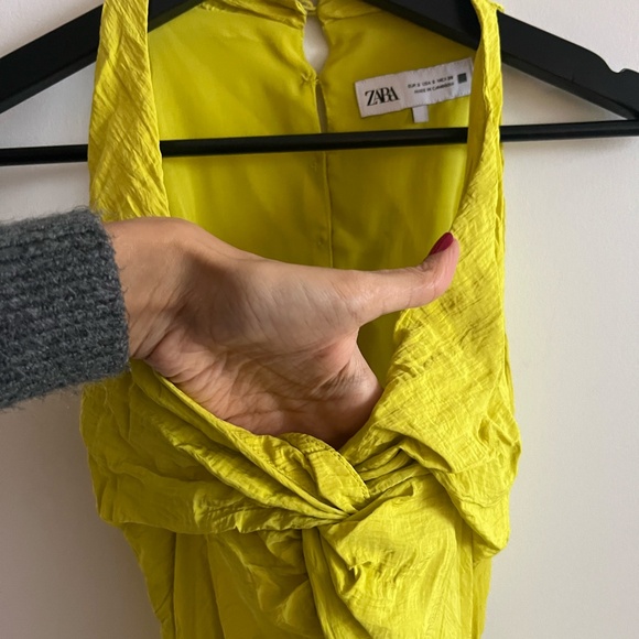 bright yellow dress with open back detail - Picture 3 of 7